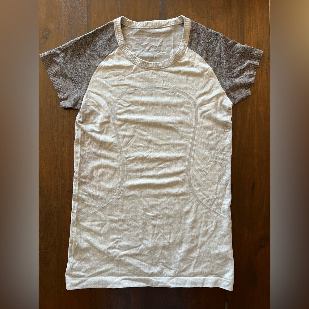 LULULEMON Run Swiftly Tech Short Sleeve Lace Silver Slate Black Run Gym Shirt 8